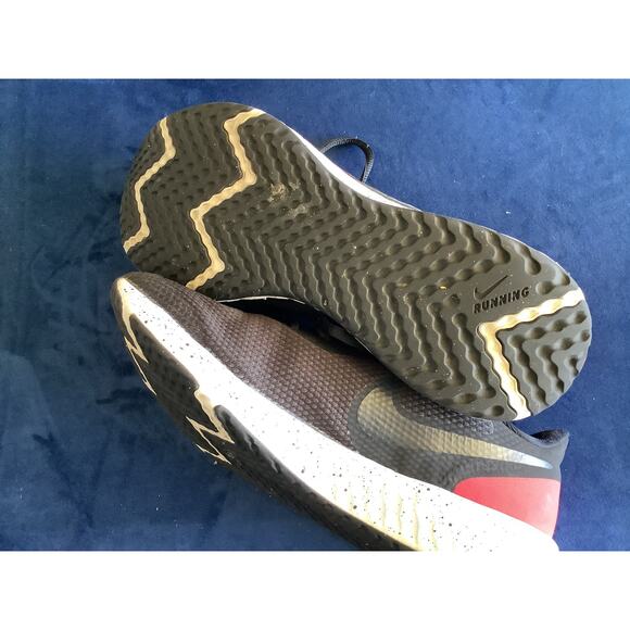 Nike Men's Revolution Black Red Running Shoe Size 8 - Picture 4 of 4